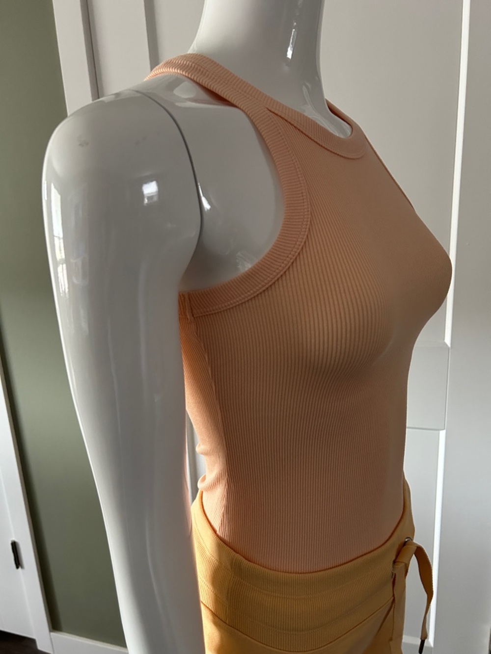 Peach Ribbed Tank Top S | Fitted Stretch Viscose | Capsule Wardrobe Basic - Picture 5 of 9